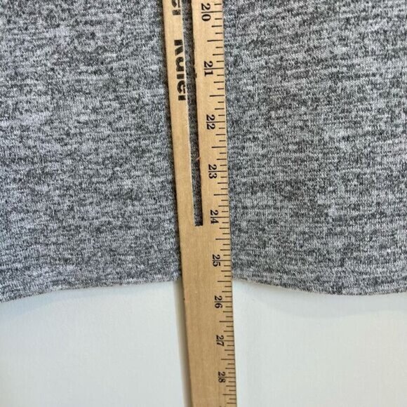 Wilfred Free Aritzia Little Gray Tee Women’s Size Small Short Sleeve Top Summer - Picture 8 of 11